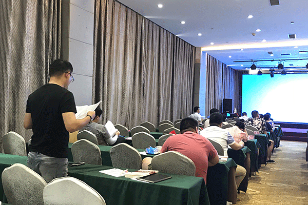 �������������˸߿���ǰ��ѵ���ĸ���_ѧ�Ѽ۸����Ǯ