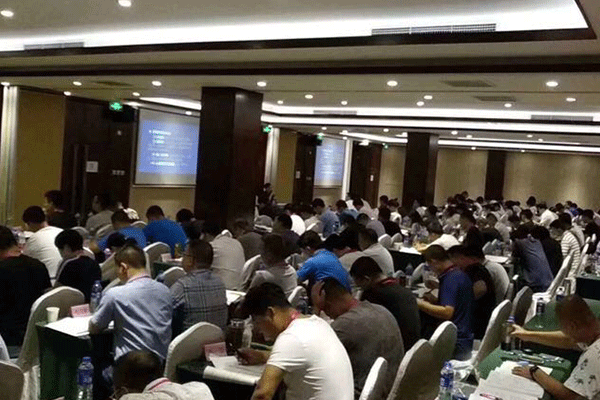 �Ϻ���������˸߿���ǰ��ѵ���ĸ���_ѧ�Ѽ۸����Ǯ