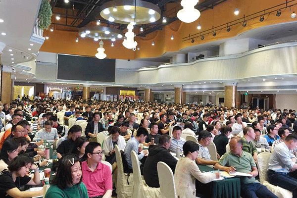 �������˸߿���ǰ��ѵ���ĸ���_ѧ�Ѽ۸����Ǯ