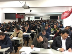 �ȷ����˸߿���ǰ��ѵ���ĸ���_ѧ�Ѽ۸����Ǯ/