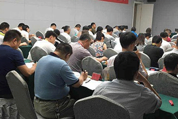 ���ݳ��˸߿���ǰ��ѵ���ĸ���_ѧ�Ѽ۸����Ǯ