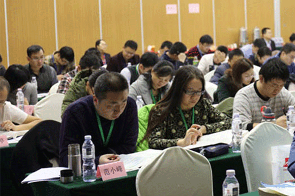 ������˸߿���ǰ��ѵ���ĸ���_ѧ�Ѽ۸����Ǯ