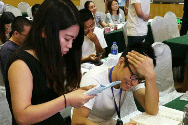 ���ĳ��˸߿���ǰ��ѵ���ĸ���_ѧ�Ѽ۸����Ǯ