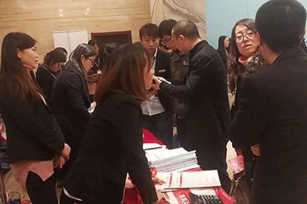 �������˸߿���ǰ��ѵ���ĸ���_ѧ�Ѽ۸����Ǯ