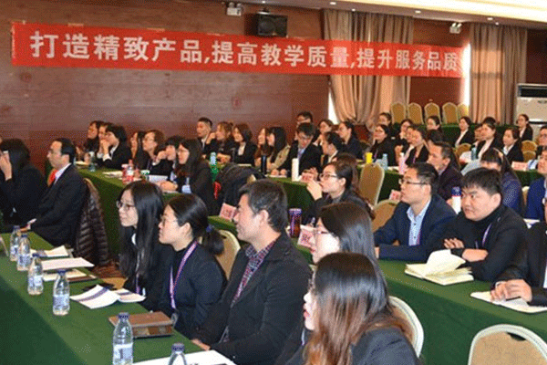 �������˸߿���ǰ��ѵ���ĸ���_ѧ�Ѽ۸����Ǯ