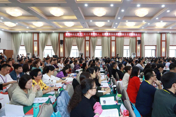 �������˸߿���ǰ��ѵ���ĸ���_ѧ�Ѽ۸����Ǯ