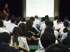 �������˸߿���ǰ��ѵ���ĸ���_ѧ�Ѽ۸����Ǯ/