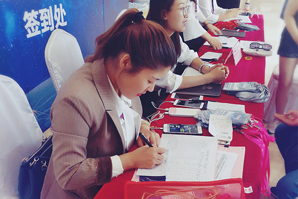 ���ݳ��˸߿���ǰ��ѵ���ĸ���_ѧ�Ѽ۸����Ǯ