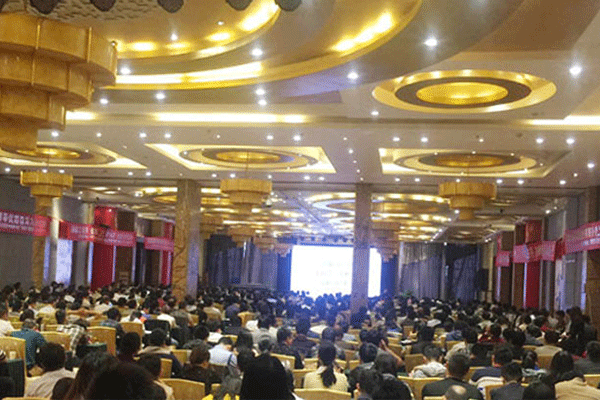 ���ڳ��˸߿���ǰ��ѵ���ĸ���_ѧ�Ѽ۸����Ǯ