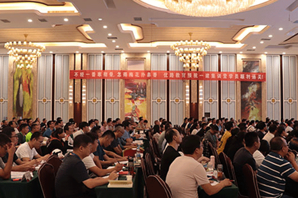 �������˸߿���ǰ��ѵ���ĸ���_ѧ�Ѽ۸����Ǯ