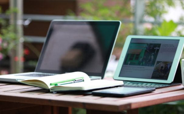 ����������IT��ѵ����ô��_ѧ�Ѽ۸����