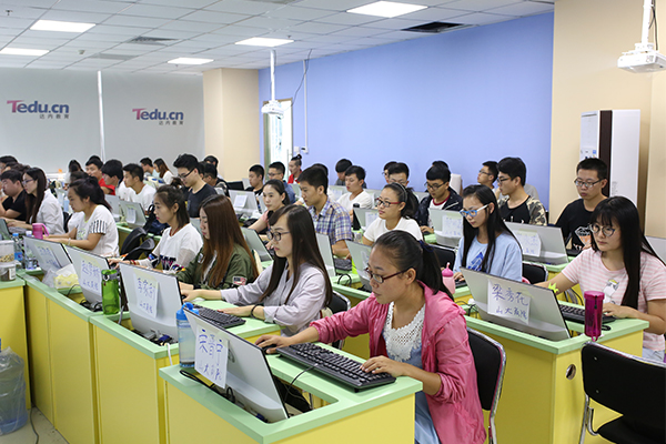 ���ͺ��ش���IT��ѵ����ô��_ѧ�Ѽ۸����