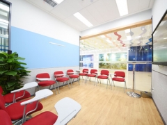 ��������Ӣ���У����ַ���绰/