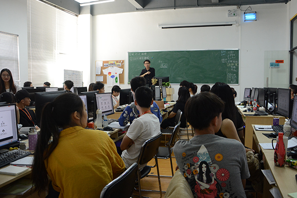 �ɶ�������������ѵ���Ƽ�_ѧ�Ѷ���Ǯ