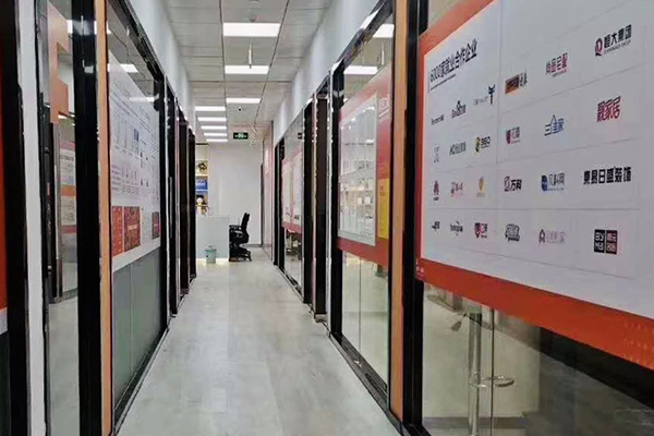 �人��ɽ��������ѵ���Ƽ�_ѧ�Ѷ���Ǯ