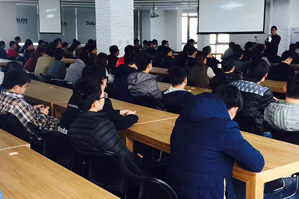 ���ͺ���java��ѵ�ļҽ��������ȽϺ�_ѧ���_����Ǯ