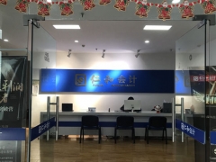 ͭ��ѧ����ĸ�ѧУ��/