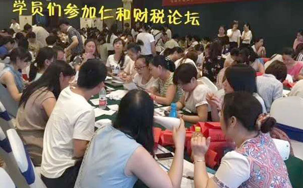 潜江学会计哪个学校好