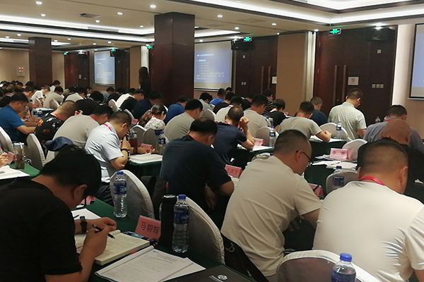 ����Ͽ������ѵѧУ�ļҺ�_��ַ_�绰