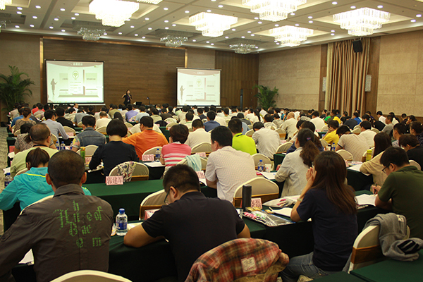 ����������ѵѧУ�ļҺ�_��ַ_�绰