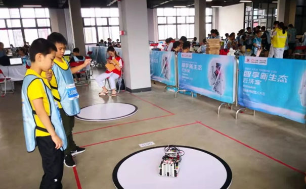 ���ں���ѧ���һ��Ҫ����Ǯ