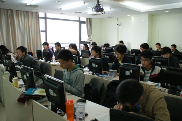 �������������ѵѧУ_�����ĸ���