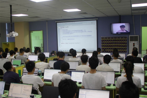  �ϲ����������ѵѧУ_�����ĸ���