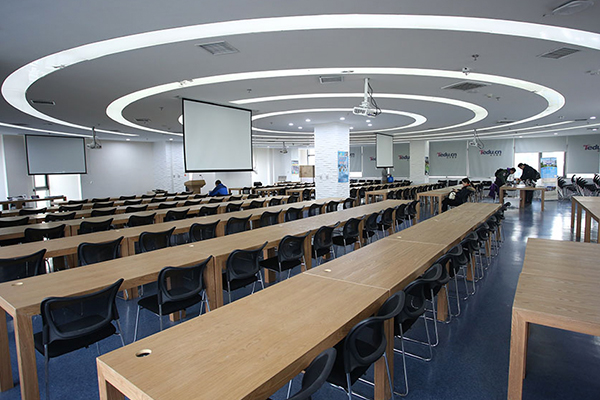 ֣�����������ѵѧУ_�����ĸ���