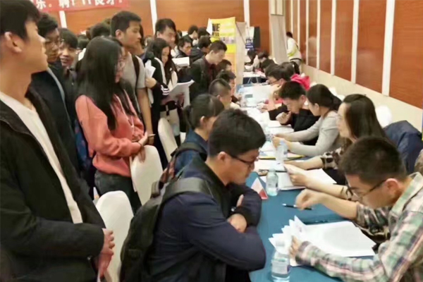 �������������ѵѧУ_�����ĸ���