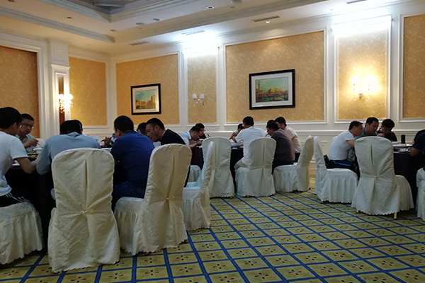 �ٷ��м�����Ա֤��ѵ����_���ö���Ǯ        