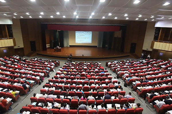 �����м�����Ա֤��ѵ����_���ö���Ǯ