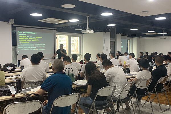 ����ִҵ��ҩʦ��ѵ����_�ṩ��������γ�