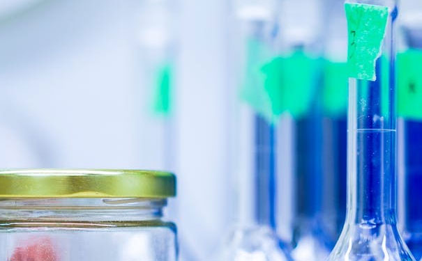 ���ڿ��и�����ѵ���ĸ���_�շѼ۸����Ǯ-�����Ƽ�