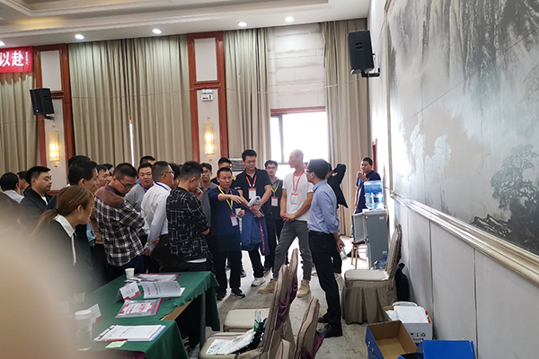 ������Ṥ��ʦ��ѵ�����ĸ���_��ô����