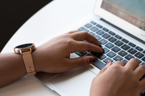 ������Ṥ��ʦ��ѵ�����ĸ���_��ô����