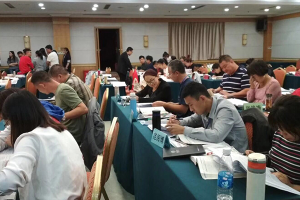 Ȫ����Ṥ��ʦ��ѵ�����ĸ���_��ô����