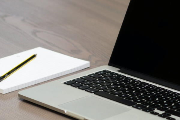 ������Ṥ��ʦ��ѵ�����ĸ���_��ô����