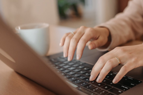 ������Ṥ��ʦ��ѵ�����ĸ���_��ô����