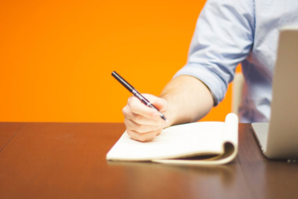 ������Ṥ��ʦ��ѵ�����ĸ���_��ô����