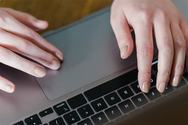 ¤����Ṥ��ʦ��ѵ�����ĸ���_��ô����