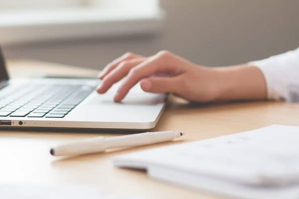 ������Ṥ��ʦ��ѵ�����ĸ���_��ô����