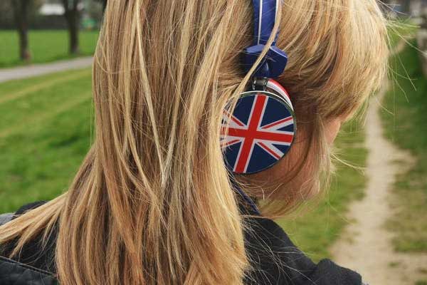 ���ڳ���Ӣ����ѵ�����