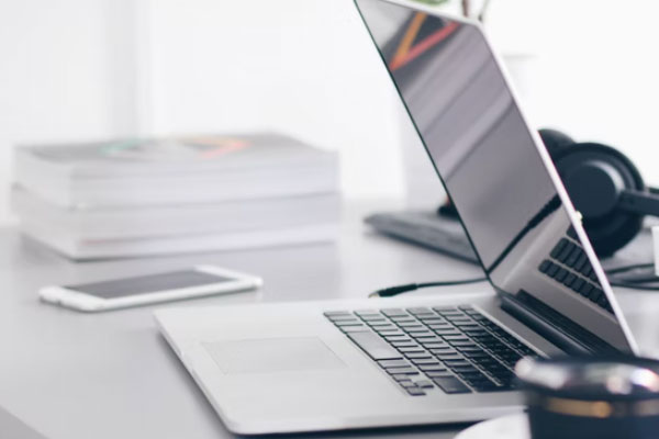 ��ݸui�����ѵ�۸����Ǯ