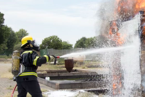 �Ƹ����������Ҳ���֤ȥ���￼����Ҫ����Ǯ��