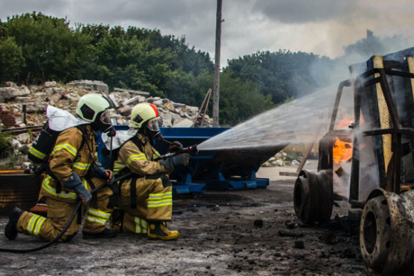 �������������Ҳ���֤ȥ���￼����Ҫ����Ǯ��