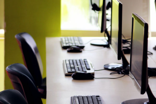 ����ѧui���ȥ�ĸ���ѵ��