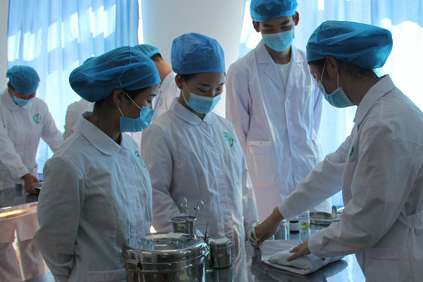 北京涉外护理学院