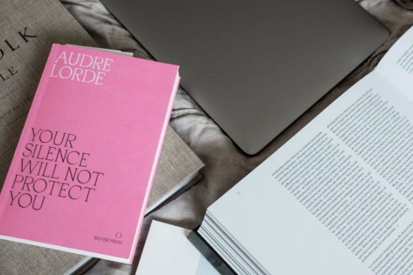 ��ɽ�����ٶ�Ӣ�︨��ѧУ