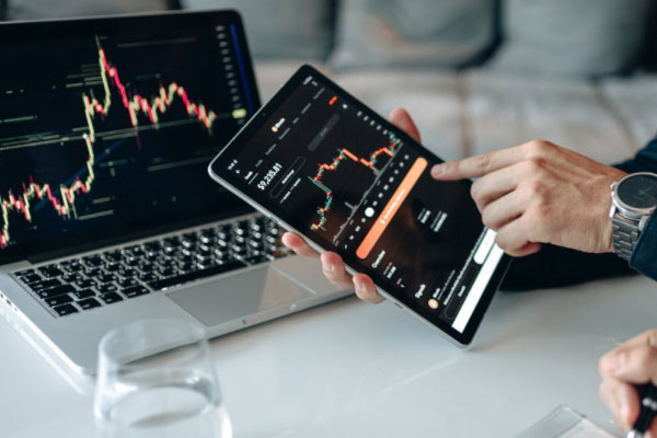 ��ʯ֤ȯ��ҵ�ʸ�����ѵѧУ�ĸ���