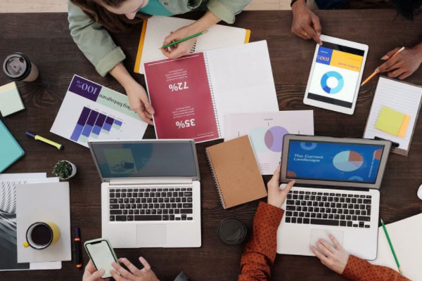 ʮ��֤ȯ��ҵ�ʸ�����ѵѧУ�ĸ���